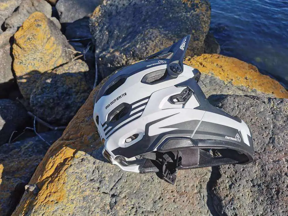 Attached Detachable Helmet