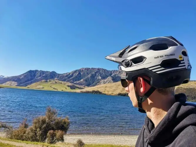Best Mountain Bike Helmets for Narrow or Oval Heads