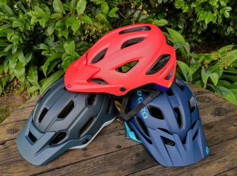 How to choose a mountain bike helmet
