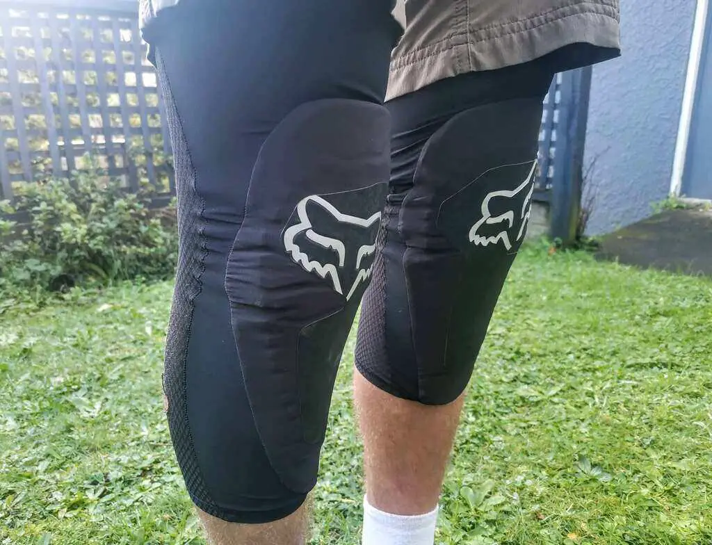 Knee pads to keep joints warm