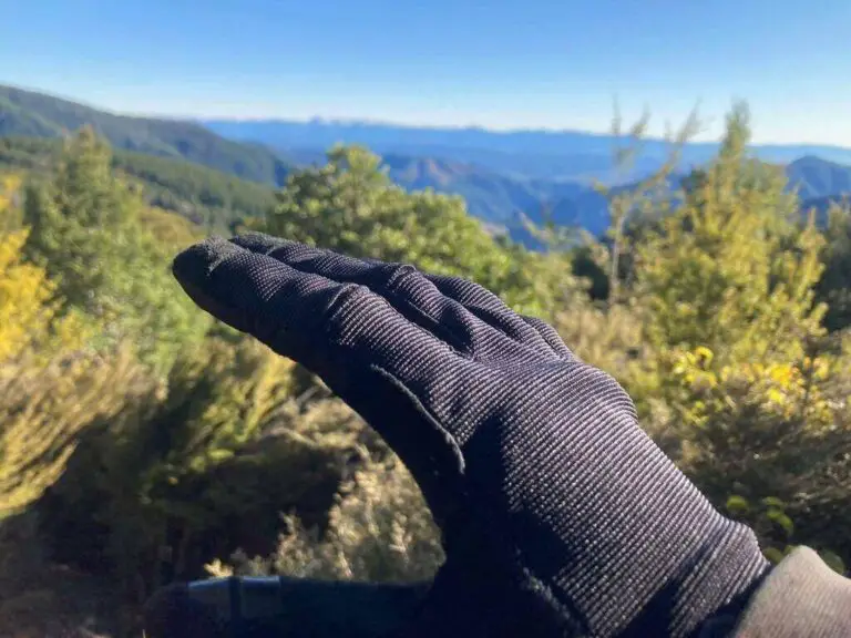 Side Profile Giro DND Gloves Review