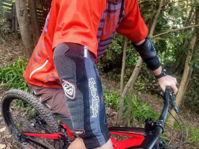 How to Choose MTB Elbow Pads Mountain Bikers Guide